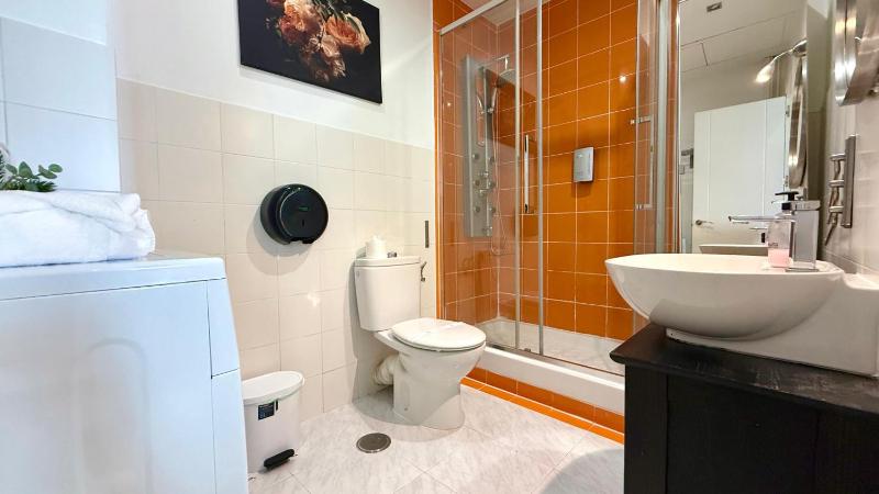 Gran Via MidStay - image 14