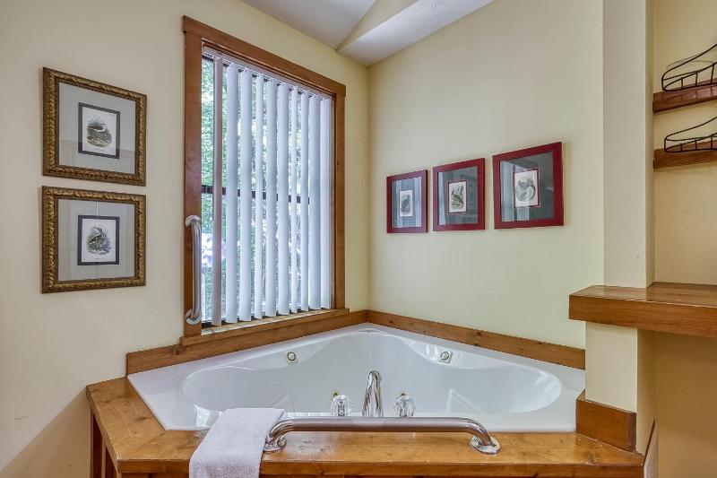 Bird Hallar - New Listing - image 46