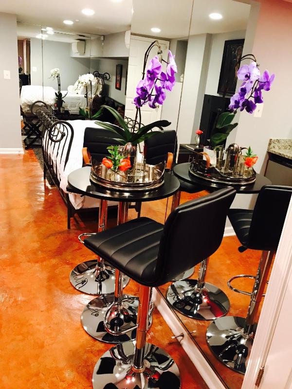 Studio Apartment image 2