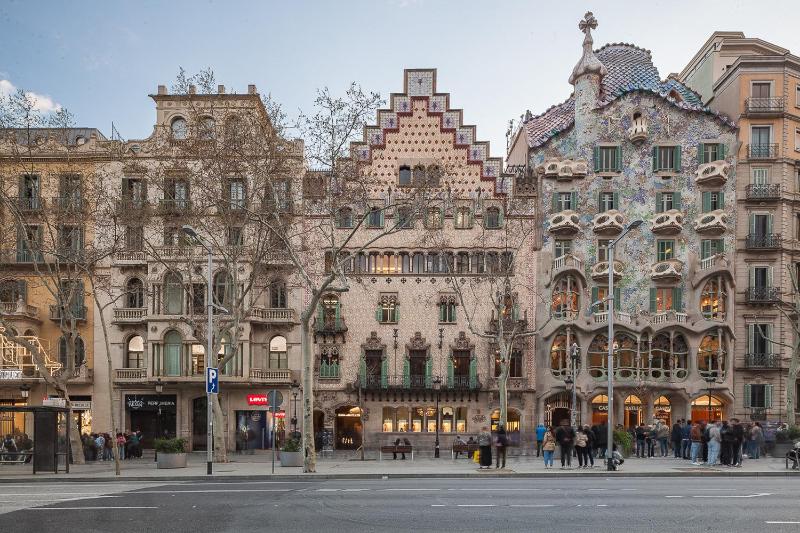 Elegante apartamento en el corazon de Barcelona - image 2