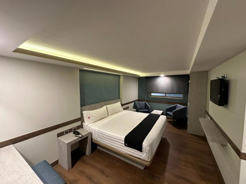 Hotel El Senador - image 1