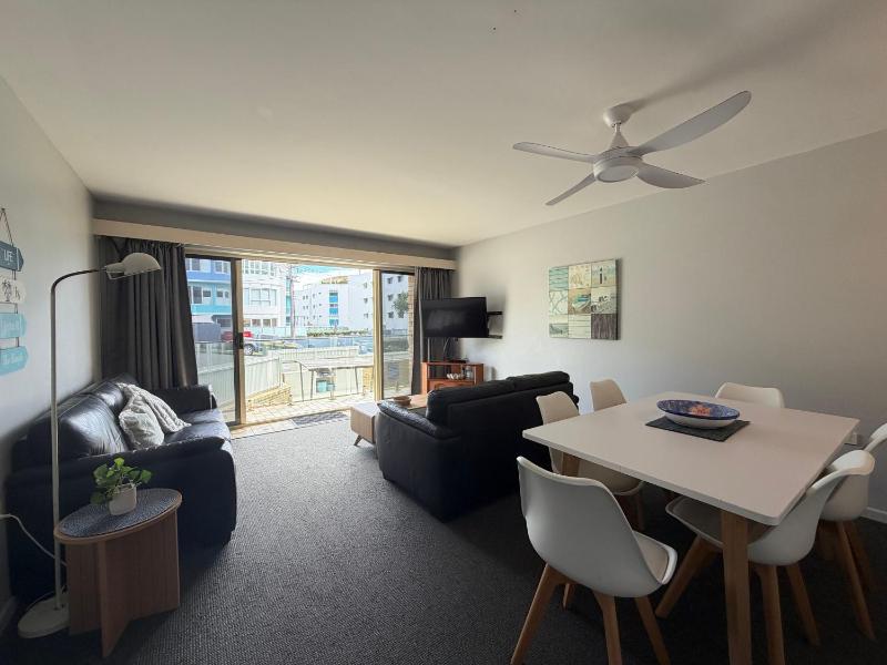 Unit 5 'dulkara' Kings Beach - image 12