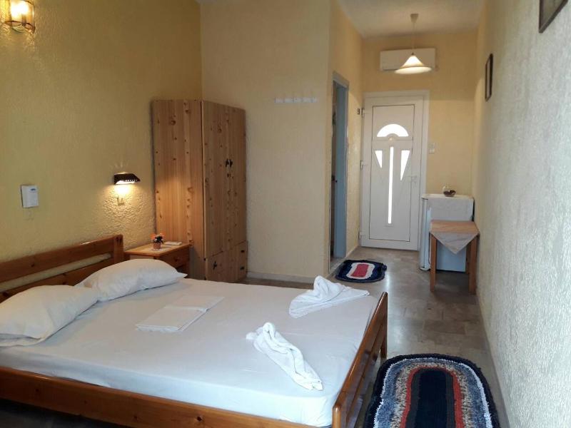 Double Room with One Double Bed with Sea View image 3