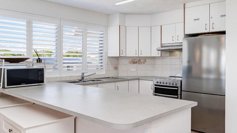 Seascape U1 Golden Beach Retreat with Ocean Views - image 12