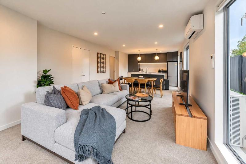 Modern 3BR Richmond Retreat with Garage Parking - image 23
