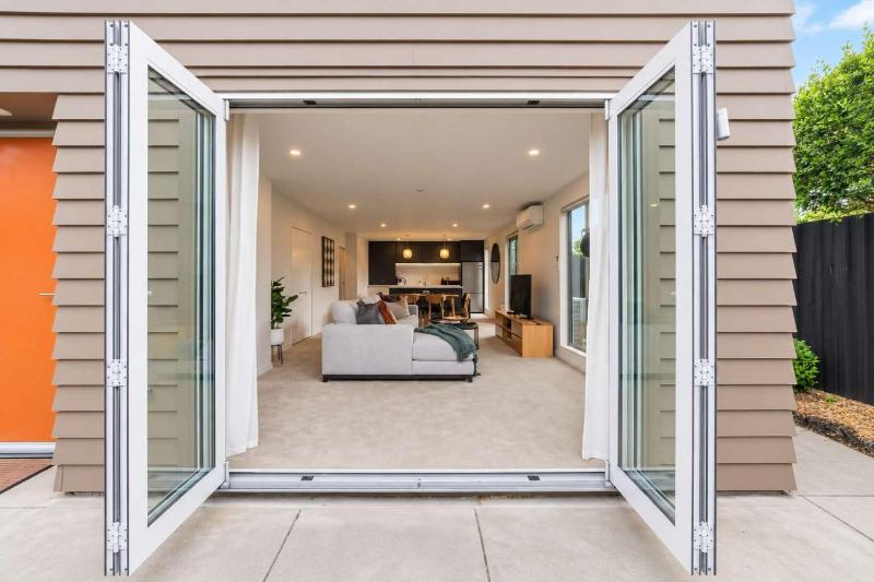 Modern 3BR Richmond Retreat with Garage Parking - image 26