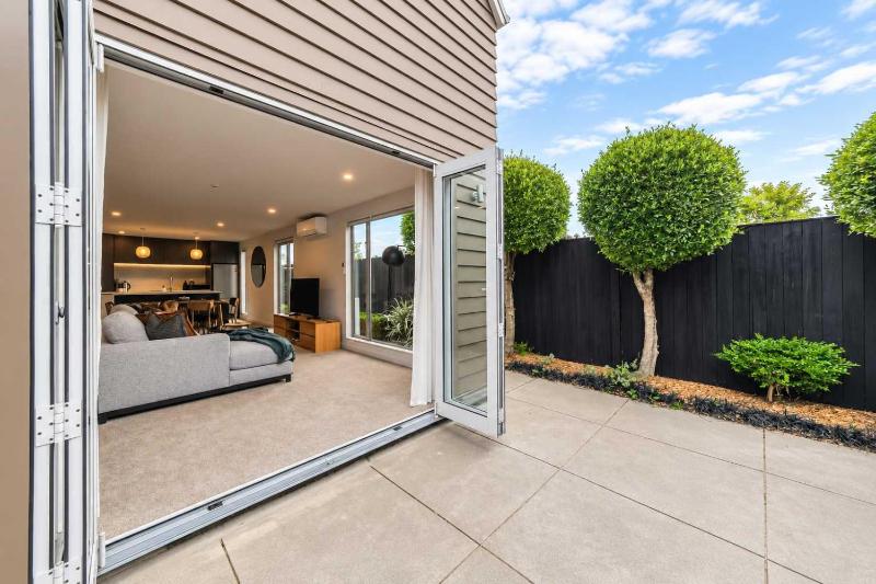 Modern 3BR Richmond Retreat with Garage Parking - image 13