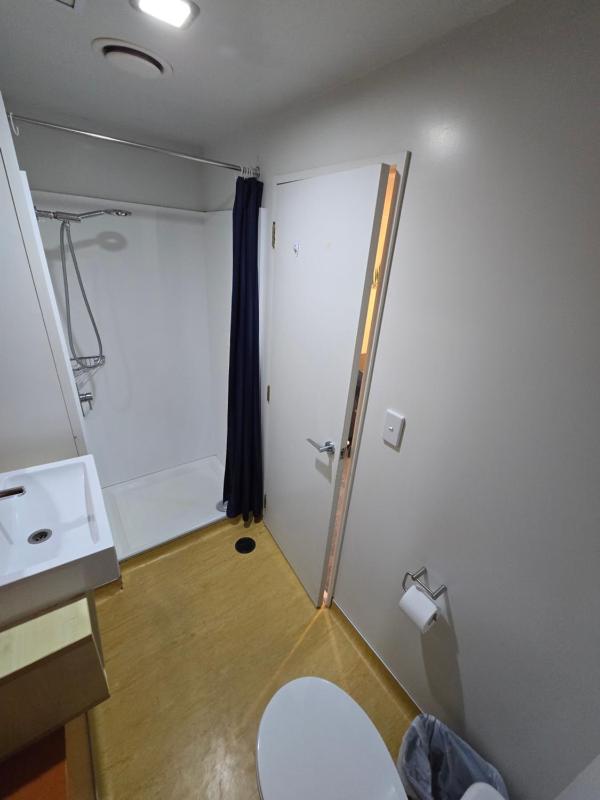 Empire Apartments - image 11