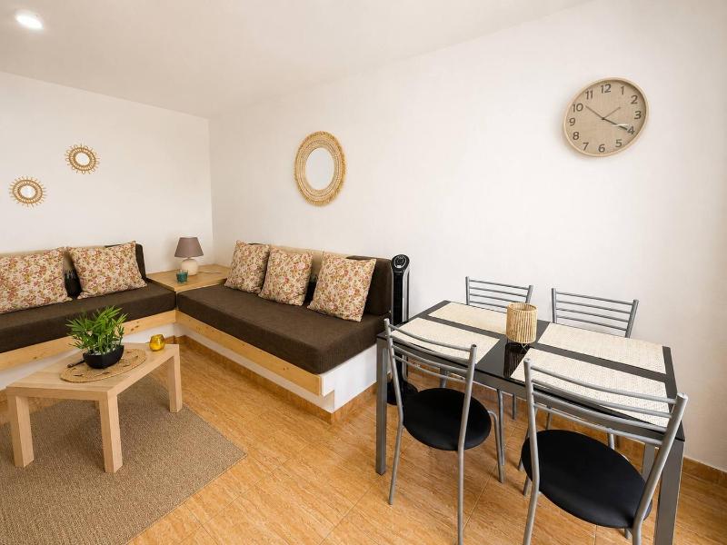 Bungalow with Terrace BBQ Private Parking Pool - image 22