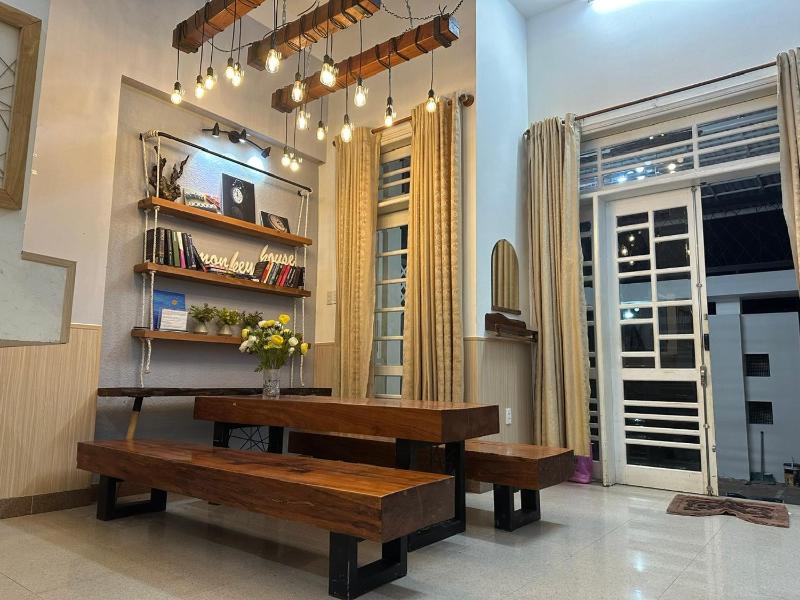 Nhà phố nguyên căn 3 phòng ngủ 3wc siêu trung tâm Huế - image 10