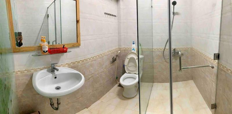 Nhà phố nguyên căn 3 phòng ngủ 3wc siêu trung tâm Huế - image 9
