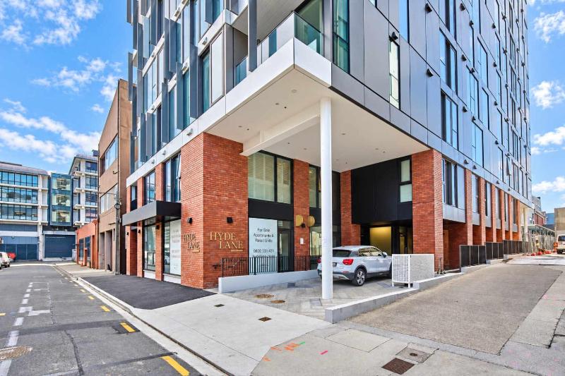 Central Te Aro 2BR with Balcony & City Views - image 23