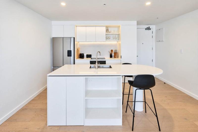 Wellington CBD 3BR with Pool Gym & Views - image 15