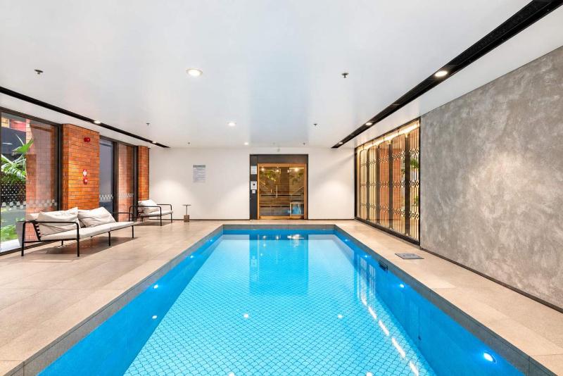 Wellington CBD 3BR with Pool Gym & Views - image 9