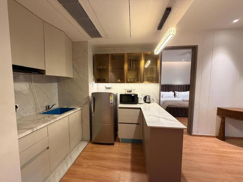 12A02 Magestic Royal 2BHK at MyDen 3 Private Balconies Beautiful City Views Bright Airy & Sunlit 2 Ensuite Bedrooms Premium Furnishings Infinity Terrace Pool Urbana Market Cafés & Dining Just Downstairs - image 8
