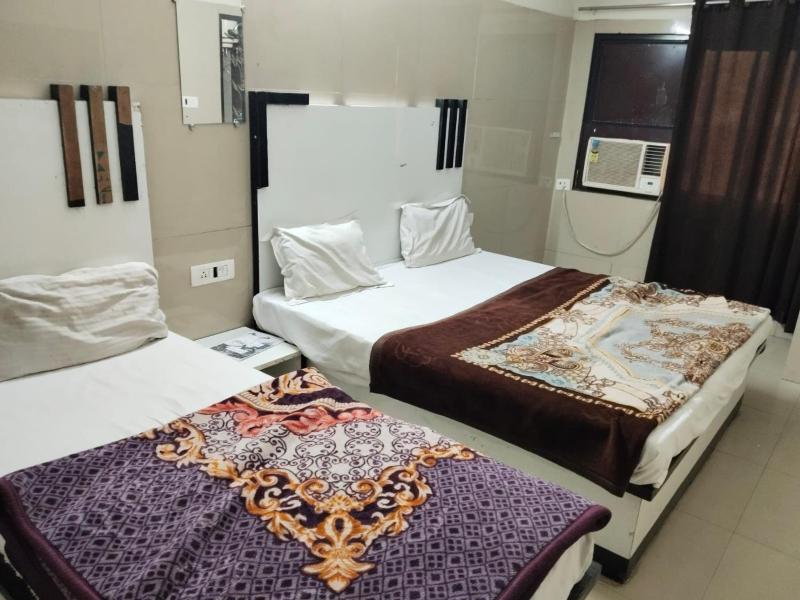 Hotel Shiva palace near railway station and bus stand - image 1