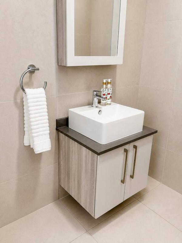 Luxury 1BR Suite at 92 on New - image 4