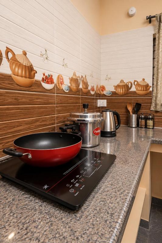 Elegant 2BHK Retreat with Kitchen & Private Parking in Tirupati - image 3