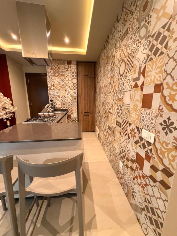 Luxury one bedroom apartment - image 10