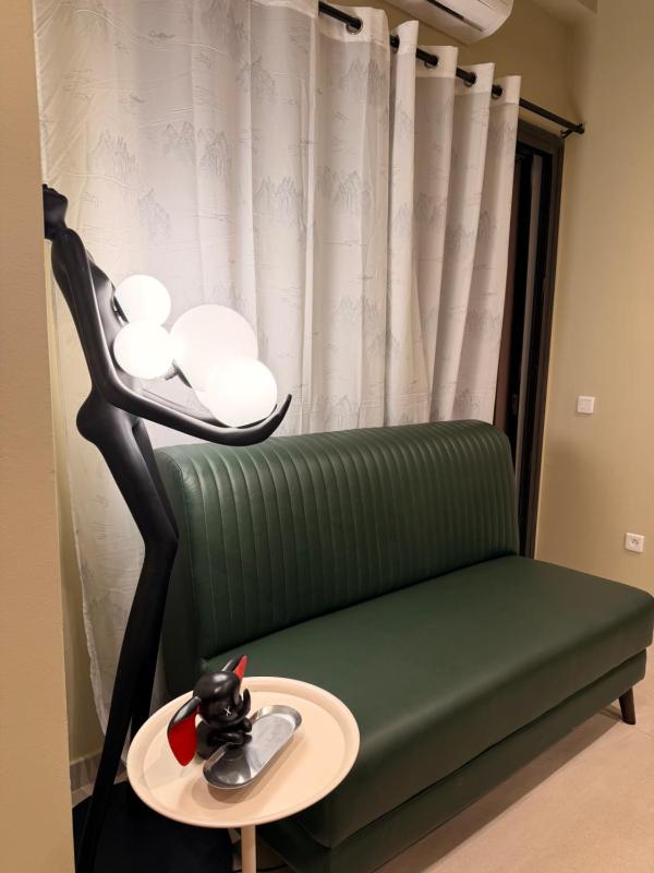 Luxury one bedroom apartment - image 4