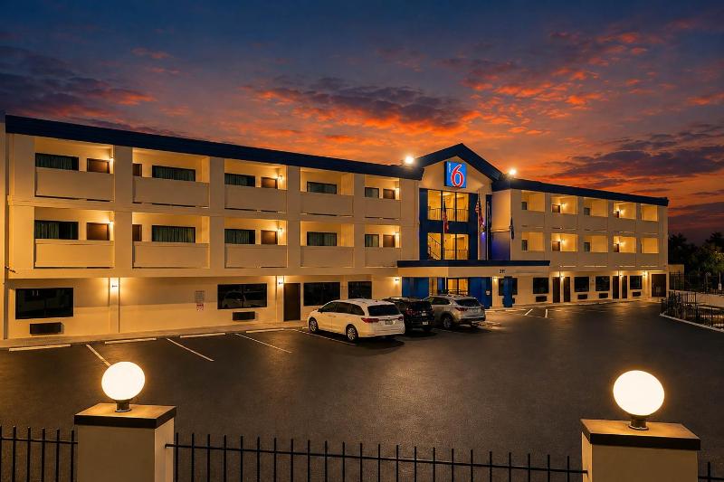Motel 6-Atlanta GA - Downtown - image 36