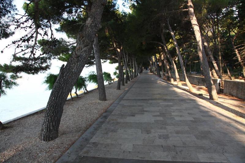 Stunning Bol Villa 4 Bedrooms Villa Zlatni Rat Stunning Location - image 18