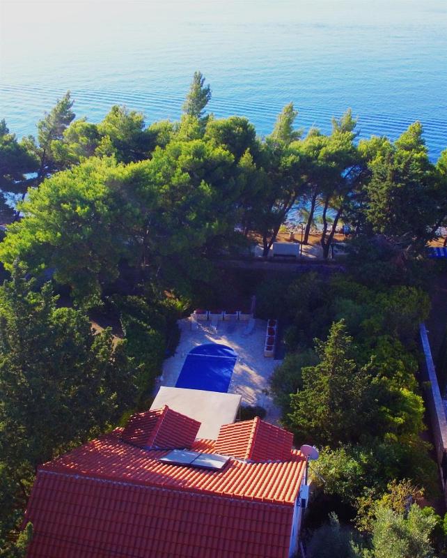 Stunning Bol Villa 4 Bedrooms Villa Zlatni Rat Stunning Location - image 17
