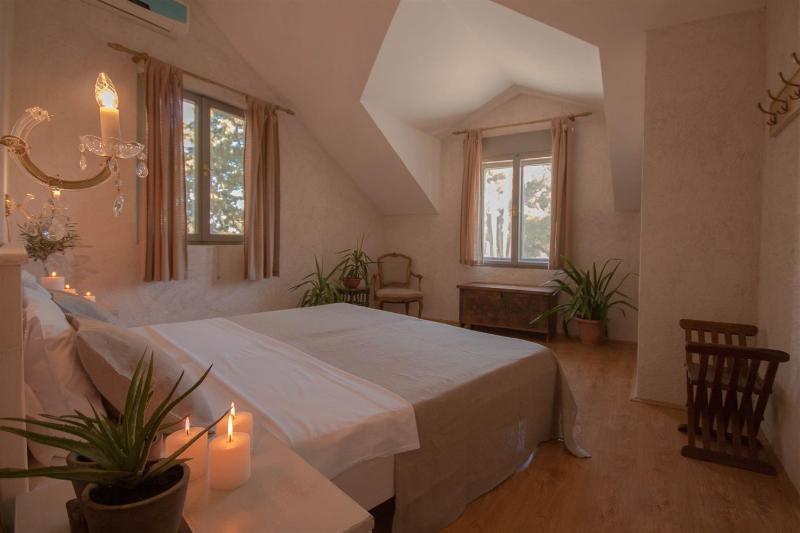 Stunning Bol Villa 4 Bedrooms Villa Zlatni Rat Stunning Location - image 40
