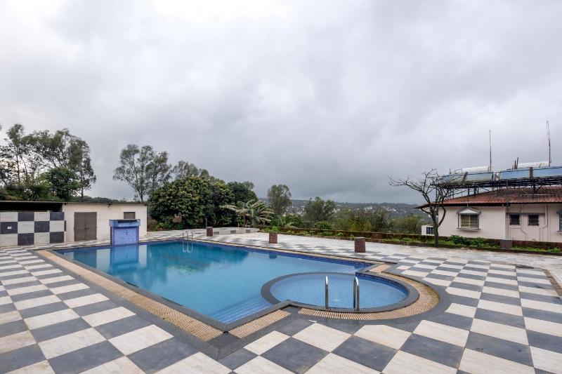 Treebo Jeevan Village Resort With Swimming Pool & Mountain View - image 1