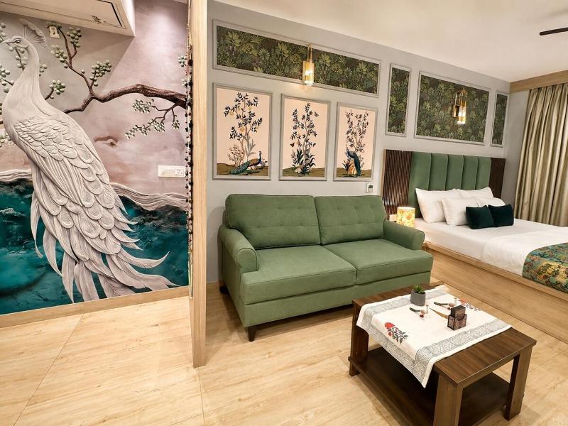 Mor & Moss Royal Emerald Studio - image 6