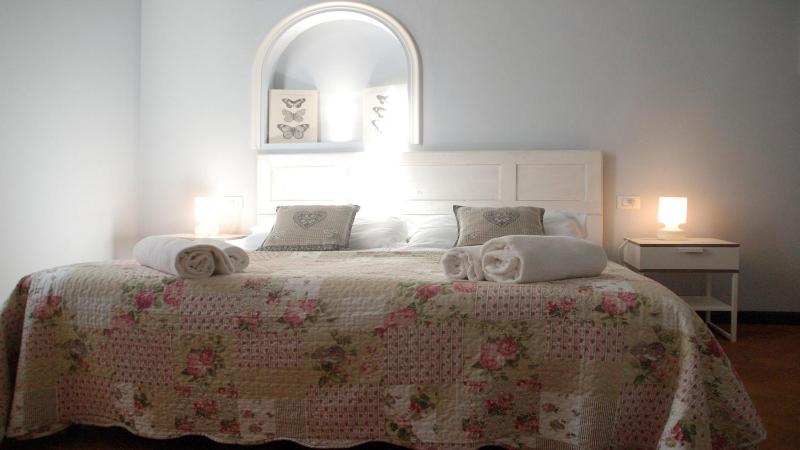 Triple Room with Private External Bathroom image 2