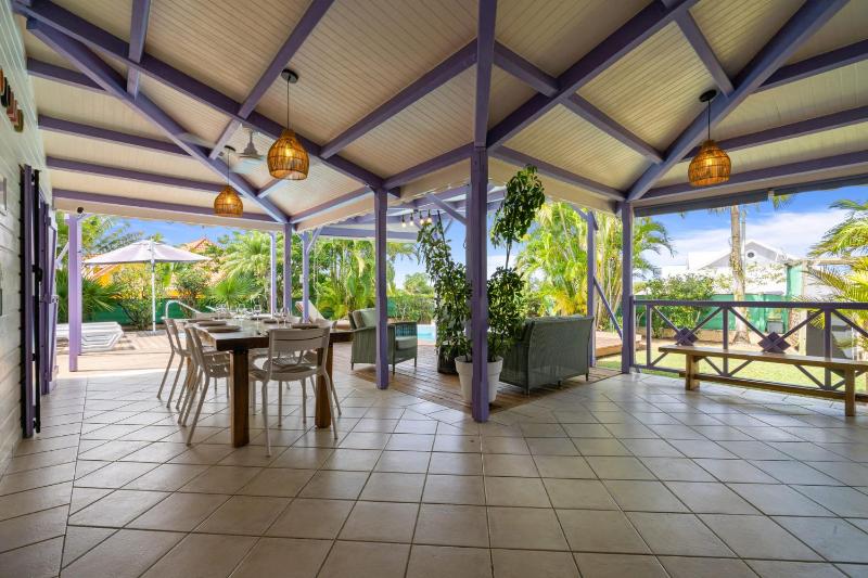 Villa Atoumo lounge - image 3
