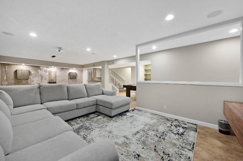 Vegas Getaway 7 BR Private Pool 5 000 sq ft - image 8