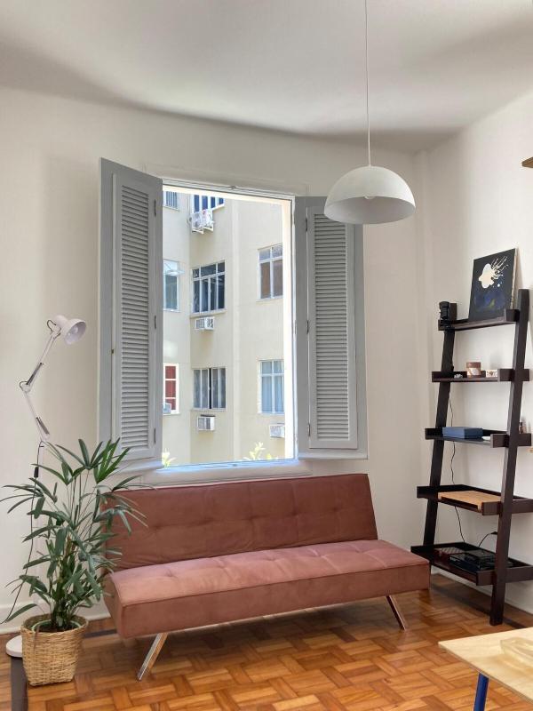 Bright Spacious Historic and Newly Renovated - image 9