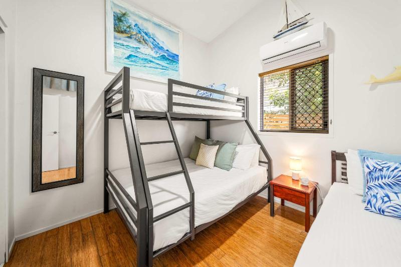 Delightful Dicky Beach Holiday House - image 7
