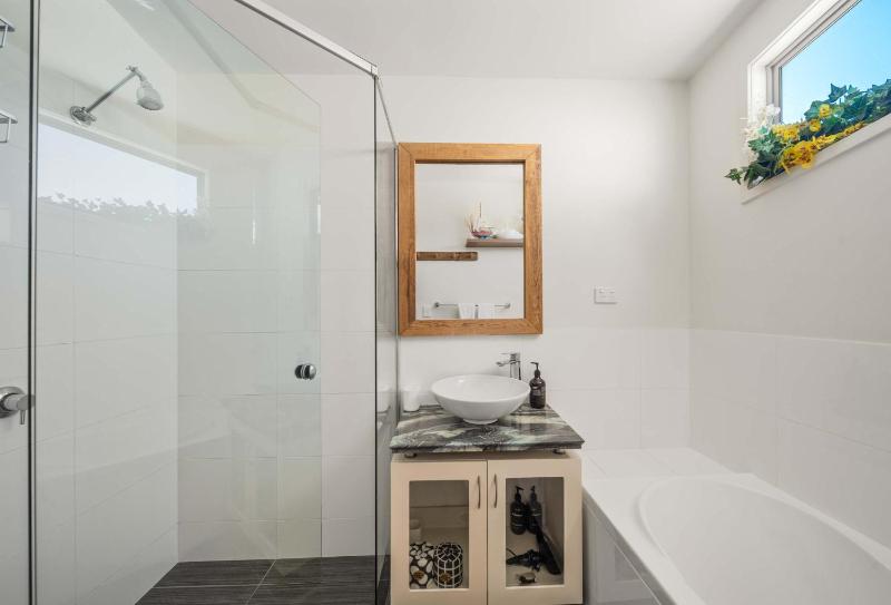 Delightful Dicky Beach Holiday House - image 13