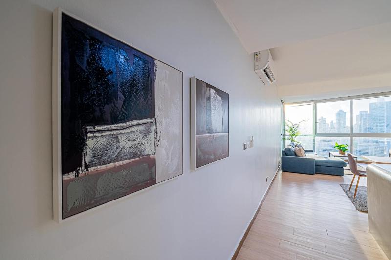 Airy 2BR in San Francisco with Pool - image 7