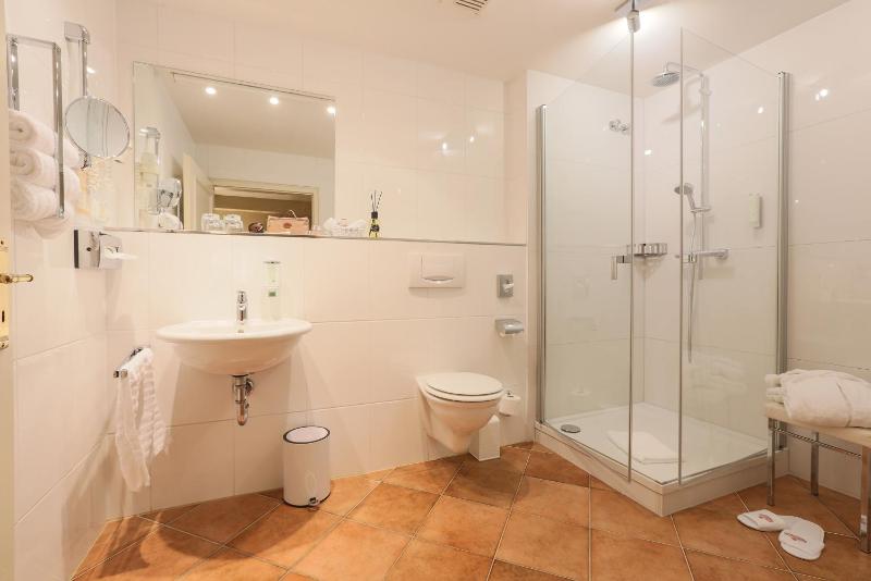 Comfort Triple Room image 2