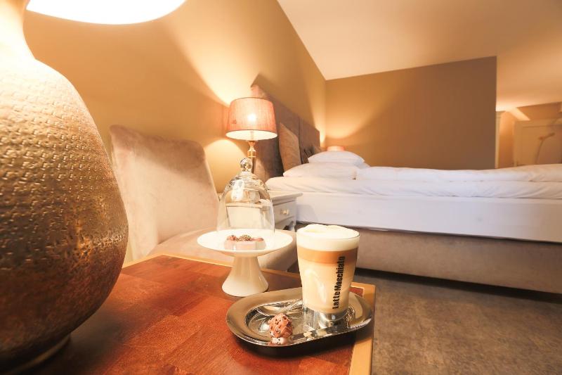 Comfort Triple Room image 3