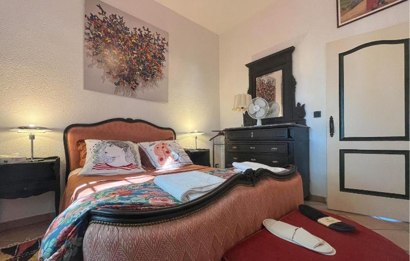 4 Bedroom Nice Home In Raphèle-Les-Arles - image 26