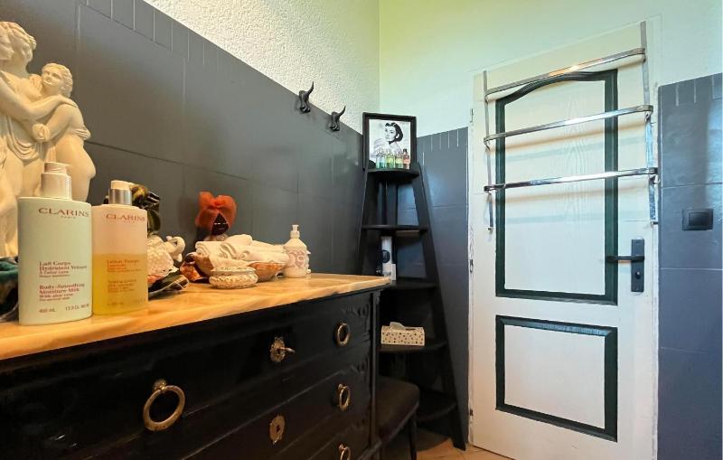 4 Bedroom Nice Home In Raphèle-Les-Arles - image 23