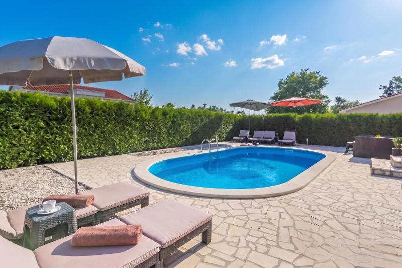Istrian Villa Stella for 8: Pool & Sauna - image 2