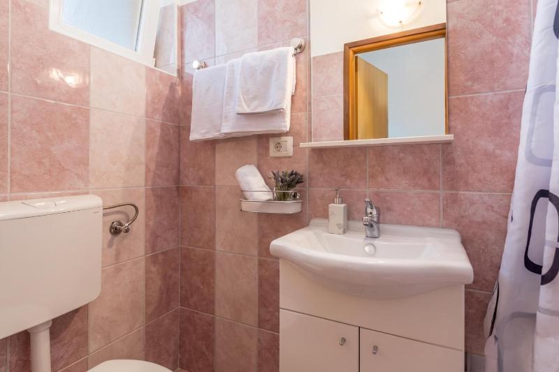 Istrian Villa Stella for 8: Pool & Sauna - image 29