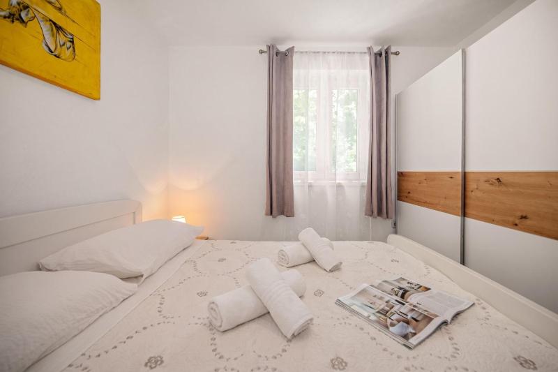 Istrian Villa Stella for 8: Pool & Sauna - image 10