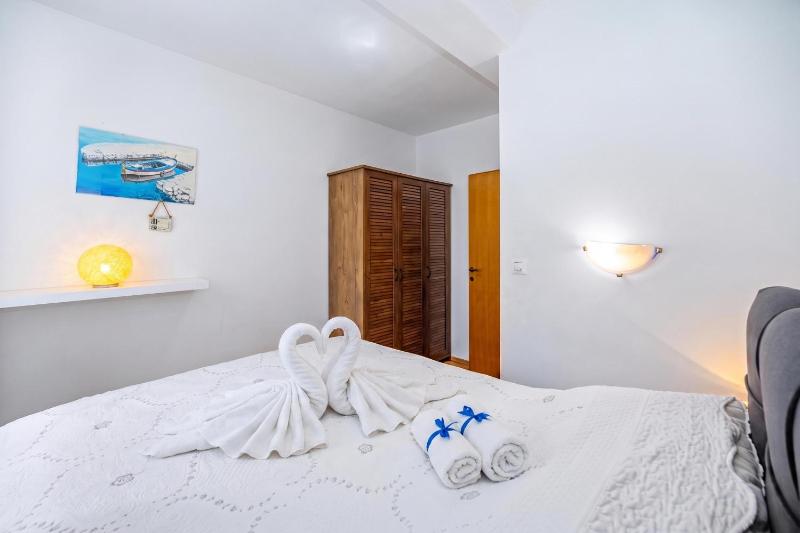 Istrian Villa Stella for 8: Pool & Sauna - image 28