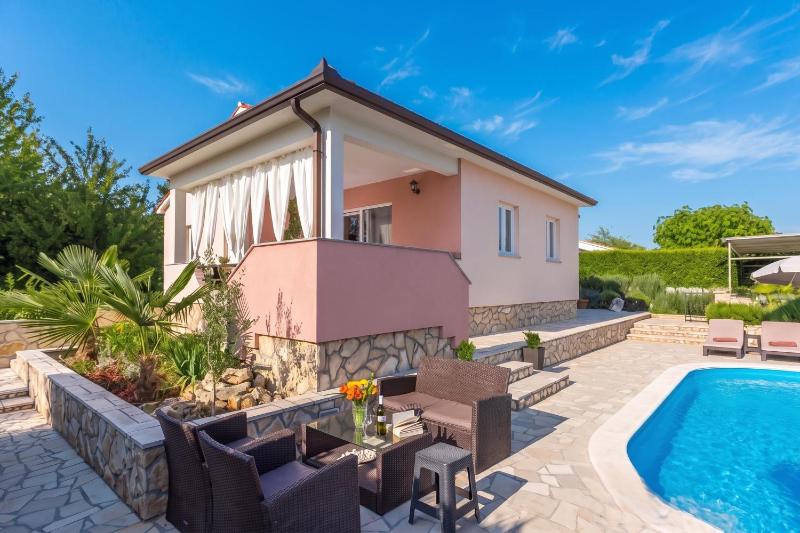 Istrian Villa Stella for 8: Pool & Sauna - image 4