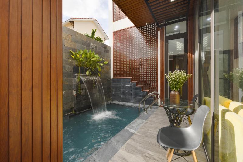 Villa's Vo Thi Sau with Pool and BBQ in City Center - image 11