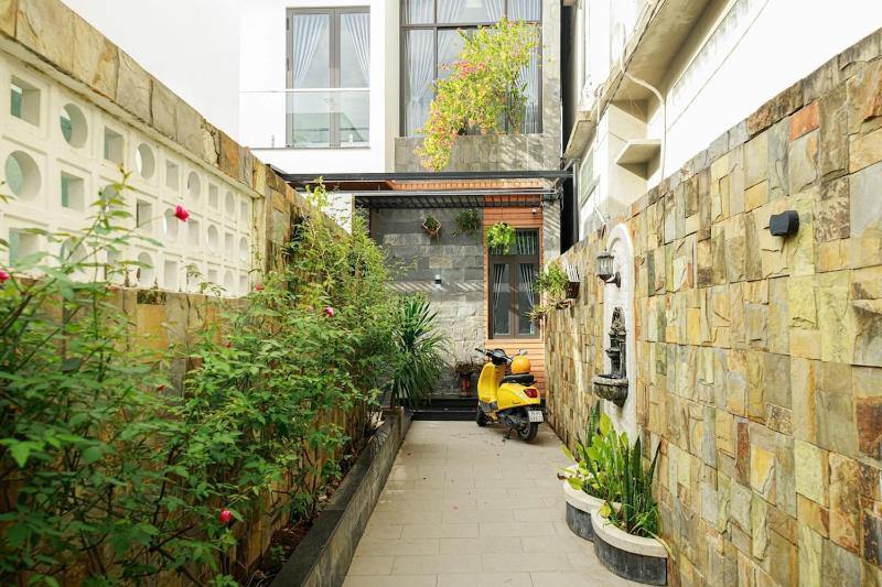 Villa's Vo Thi Sau with Pool and BBQ in City Center - image 9