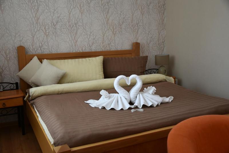 Deluxe Double Room with Bath image 3