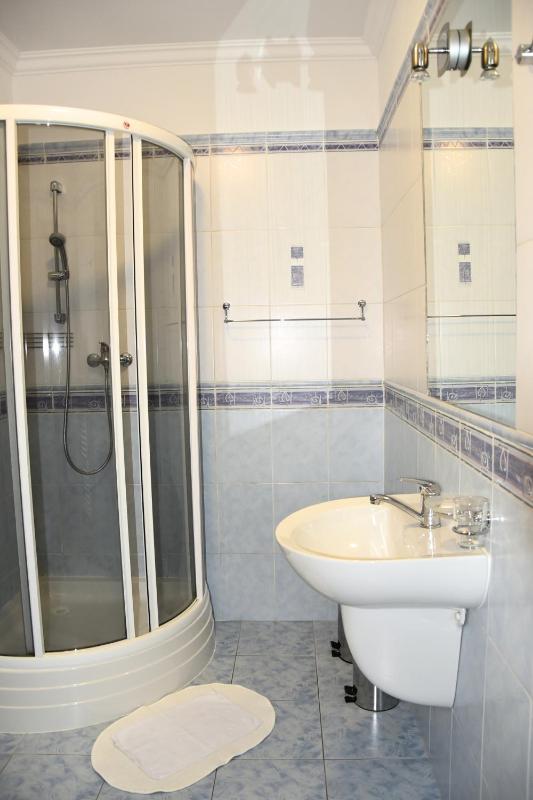Deluxe Double Room with Shower image 3